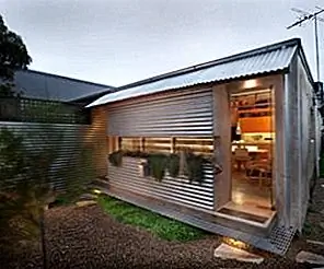 Недорогая реконструкция добавляет гламур в дом 1920-х годов