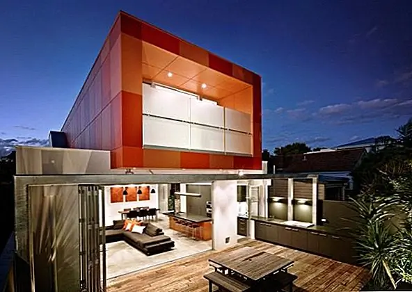 Современная оранжевая коробка от LSA Architects