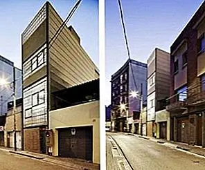 Узкий семейный дом в Барселоне от Ferrolan LAB