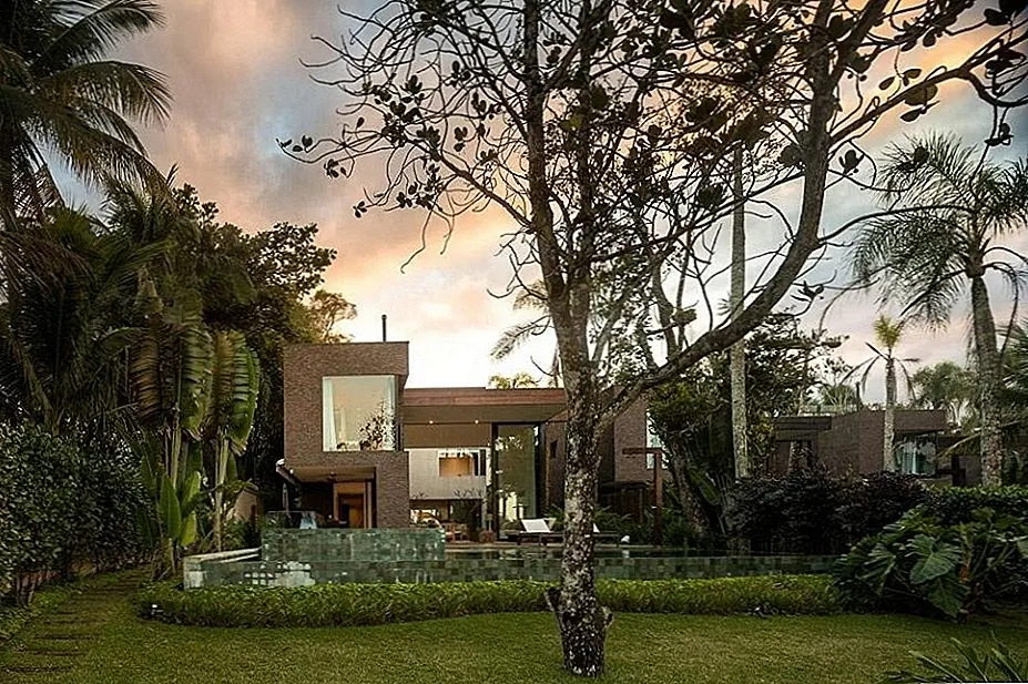 Оптимальный внутриутробный фьюжн, достигнутый в рамках проекта современной архитектуры в Бразилии