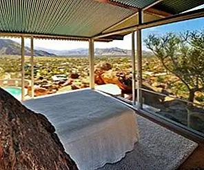 Дом Палм-Спрингс Альберта Фрея просто исчезает в пустыне