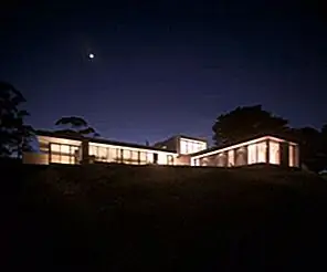 L Shaped House Design от Christopherchris Architect