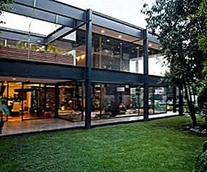 Современная резиденция с тремя спальнями в Мехико