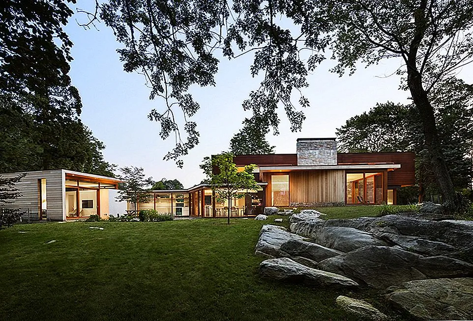 Отремонтированный исторический дом с апелляционным дизайном в Коннектикуте