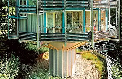 Дом был резиденцией архитектора с 1994 года.