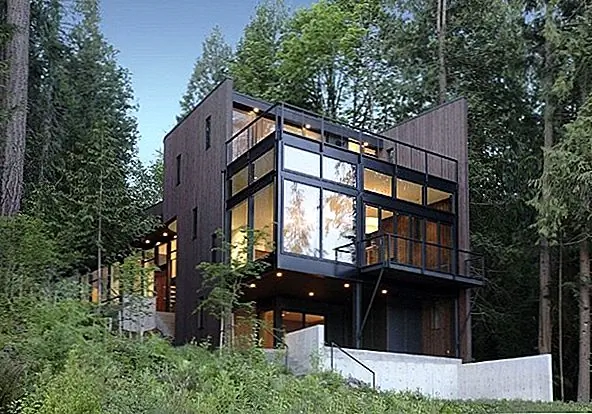 Зрелищный дом, специально предназначенный для активной пары: Flowing Lake Residence