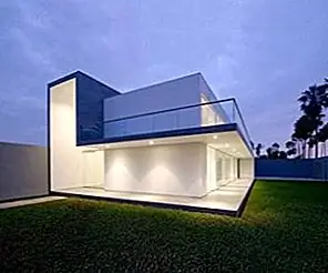 Простой и современный дом Хавьера Артади