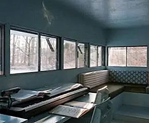 Не будет никаких шансов, что Либергр не найдет ни одного вдохновляющего. Там, где когда-либо есть вдохновение, где бы ни было волшебство, там будет играть Liberg с этой вдохновленной деревянной деревенской каютой, которая была специально для него. Эта колесная деревенская кабина вместе с его музыкой приведет его туда, где он идет по дороге музыки.