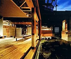 Реставрация традиционного деревянного таунхауса в Наре, Япония