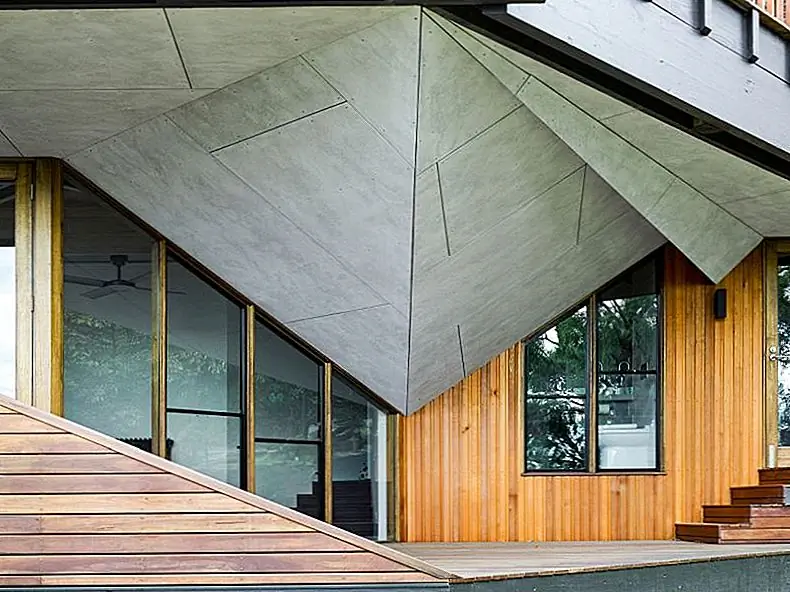 Но дом должен был быть адаптирован для размещения молодой семьи с особыми потребностями, поэтому необходимо было внести некоторые коррективы. В то время как основная личность дома была сохранена, внутренняя компоновка была изменена.