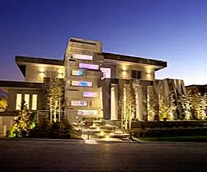 Ослепительный дом, предназначенный для развлечения