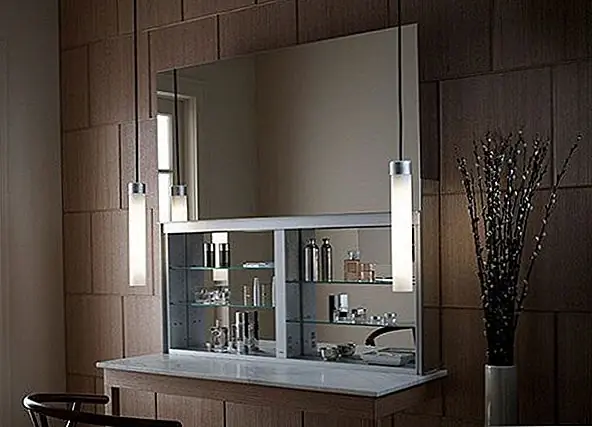 Кабины для ванной комнаты с гладкой зеркальной дверью, которая открывается вверх