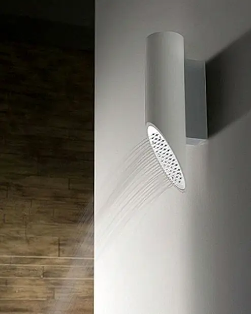 Вы будете в восторге от своего современного дизайна, который заставит вашу ванную комнату выглядеть разбитой. Клип также является частью коллекции Тремме. Существует также классическая коллекция наряду с аксессуарами, которые могут вас заинтересовать, если вы предпочитаете классический стиль и более сдержанную атмосферу.