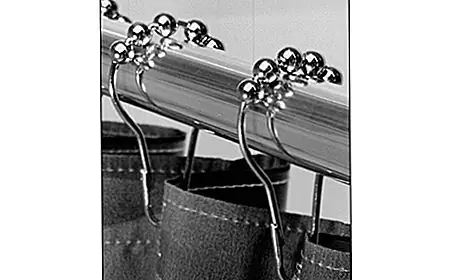 Эти роликовые кольца для душа для душевых кабин идеально подходят для вашего душа и для вашей ванной комнаты, потому что у них есть свободные ролики с трением, которые помогают легко скользить по душевой подставке, и таким образом вы можете перемещать занавеску в стороны одним движением. Они очень просты в использовании, так как вам нужен только легкий буксир для открытия или закрытия занавеса. Кольца изготовлены из цельной латуни и нержавеющей стали, чтобы защитить их от влаги в ванной комнате, но они имеют прочную обшивку. Набор из двенадцати достаточно для одной занавески для душа, и у вас может быть один за 9,95 доллара.