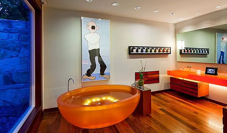 В этом случае использовалось несколько цветов, хотя оранжевый, по-видимому, является основным оттенком акцента. В дополнение к деревянному полу, нейтральному цвету стены и оттенкам синего цвета, он предлагает теплый, расслабляющий и привлекательный вид. {Найден на finefocusфотографии}.