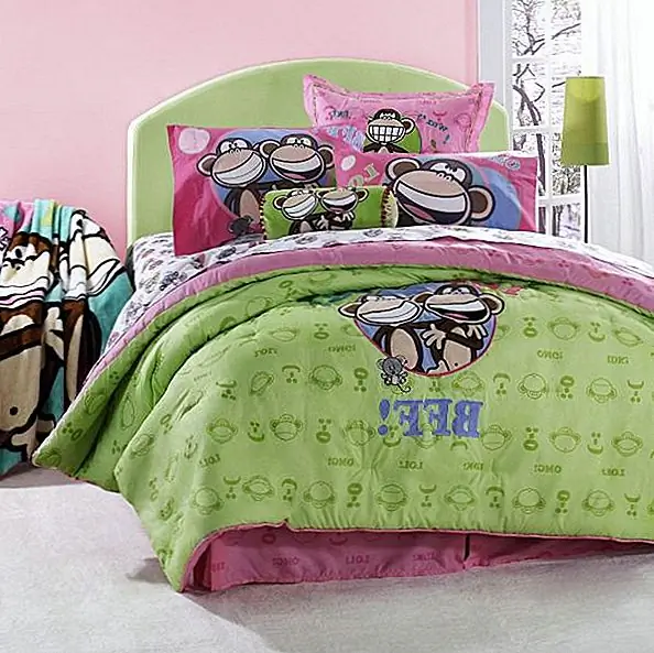 Bobby Jack Text Me Full / Queen Comforter поставляется с акцентами из розового и синего. И доступно за 55 $. Bobby Jack Text Me Full / Queen Comforter поставляется с акцентами из розового и синего. И доступно за 55 $.