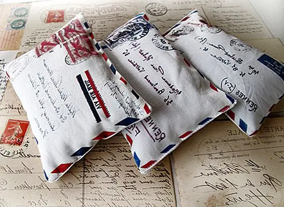 Оригинальные подушки из аэропостали