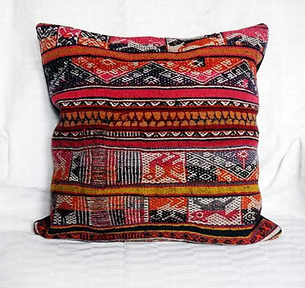 Традиционные румынские подушки