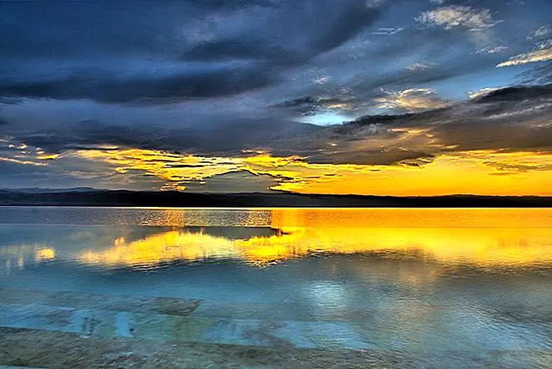 Вид из отеля Kempinski Hotel Ishtar (Иордания) просто захватывает дух. Экспансивный бесконечный бассейн - это исключительная роскошь. Закат похож нигде в мире.