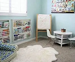 Уютная игровая комната с дружелюбным декором