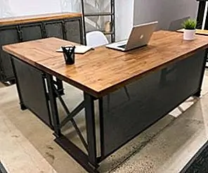Стильные столы с промышленными дизайнами и элегантными деталями