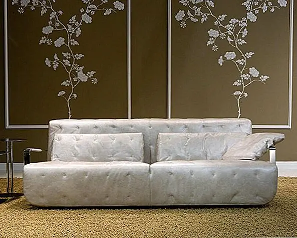 Названный Нобелем, этот ультра современный кожаный диван от Borzalino поставляется в сливочном нейтральном тоне, который подходит любому пространству. Доступно для трех, двух и 1 человек (кресло).