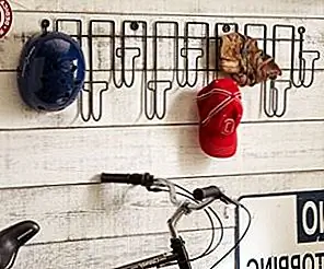 Простая и универсальная стойка для настенного крепления