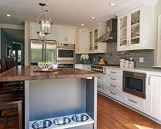 Меховые друзья, возможно, неудивительно, способствуют созданию семьи. Изображение: Sander & Sons Кухня и ванная