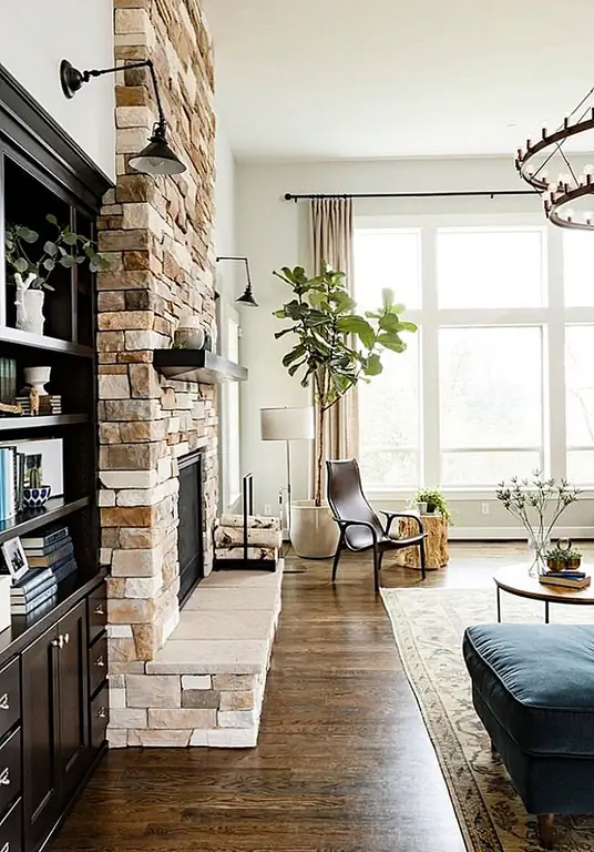 Различные оттенки нейтрального бежевого камня подходят практически к любому пространству. Изображение: Patrick Schmitt Designer