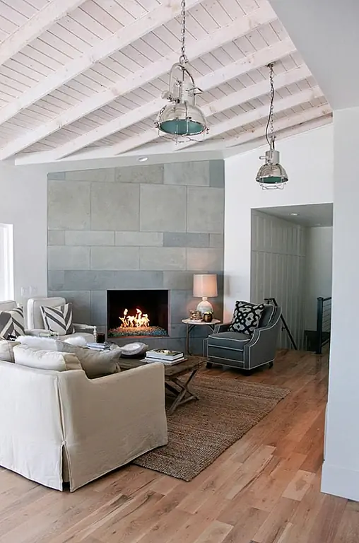 Легкий каменный камень является твердым вариантом для ярких цветовых схем. Изображение: Liv Design Collective