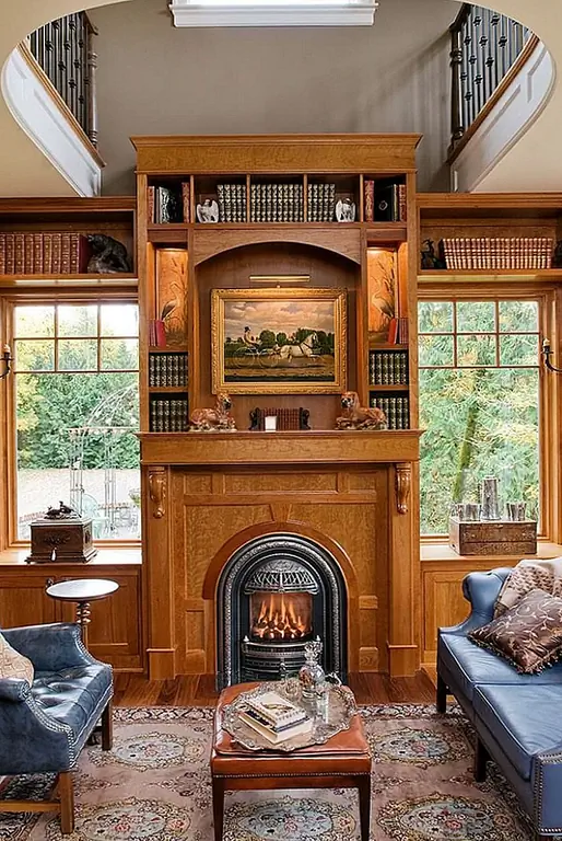 Деревянные камины также могут быть очень функциональными, как в этом случае с этой полкой и областью отображения. Изображение: JG Hardwood