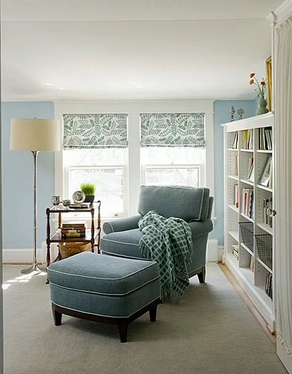 Оттенки: Камилла Дэвид Текстиль Нандини в порошковой синеве (Дизайн интерьера: Хизер Сафферстон Салли Степонкус Интерьеры, Фотограф: Angie Seckingerer)