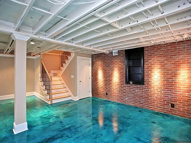 Этот окрашенный бетонный пол ничем не отличается от серого. Источник изображения: JAC Design