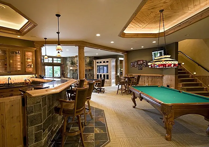 Выберите напольное покрытие, которое может выдерживать некоторую влажность, или его можно легко удалить и заменить. Источник изображения: Нор-Сын