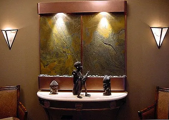 Есть так много вариантов размера, доступных для фонтанов сланцевой стены, чтобы соответствовать любому размеру комнаты, где вы можете выбрать что угодно: от маленького вертикального фонтана для ванной до массивного трехслойного стенового фонтана с плитой, чтобы покрыть всю стену вашей гостиной. Также доступно на выбор, когда вы выбираете идеальный натуральный кусок сланец, - это различные цвета сланца; включая зеленый, черный и раджах. Как и любая картина или живопись, вы также можете выбрать, какой тип рамки вам нужен на вашем естественном фонтане сланцевой стены, который может включать отделки, такие как нержавеющая сталь, рустикальная медь и античная черная медь.