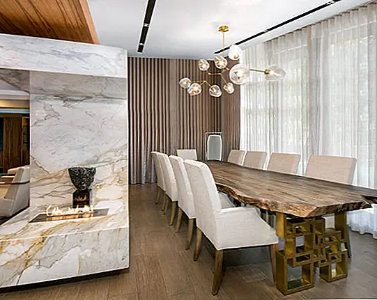 Пусть свет экспоната занимает центральное место. Изображение: Luxe Design Studios