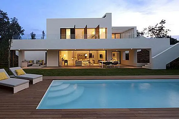 Праздничный дом Вдохновение: Белая вилла на курорте PGA Catalunya