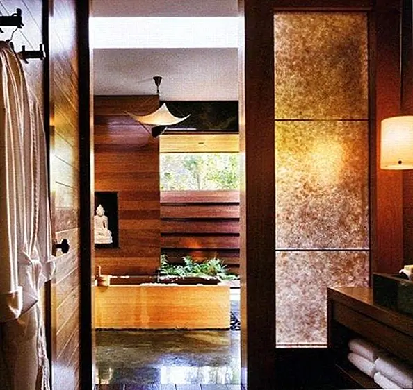 Новая Эко Обительница Дженнифер Энистон в Беверли-Хиллз