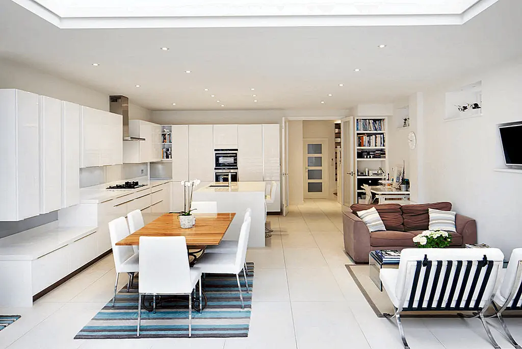 Открытые планы этажей предлагают более простой разговор, но мало конфиденциальности. Источник изображения: Dyer Grimes Architecture