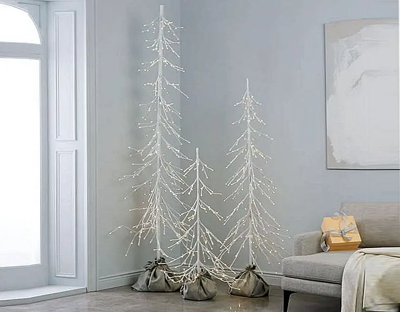 Освещенные деревья в западном Эльме, 60 долларов и выше, достаточно узки, чтобы сидеть в углу и отливать светом.