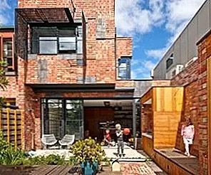 Кирпичные дома, которые образуют мост между прошлым и настоящим