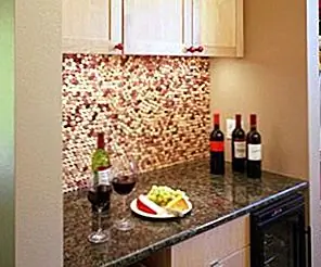 Творческие DIY с использованием винных пробок