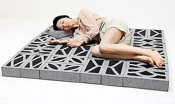 Это отличное решение для любого пространства и тех, кому быстро надоедает классическая мебель. Серия «мягких блоков» может помочь вам сэкономить деньги и пространство. Больше не нужно покупать различные предметы мебели, которые также влияют на ваш бюджет и нуждаются в некотором из вашего пространства.