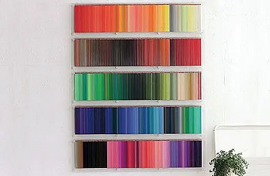 Furisimmo's Aurora Display Case - это другой способ создания искусства с использованием цветных карандашей