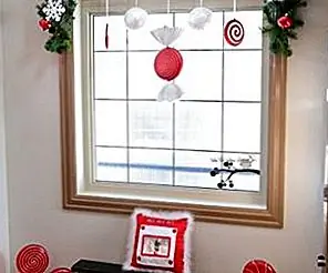 Добавьте Cheer к своим Windows, украсив их на Рождество