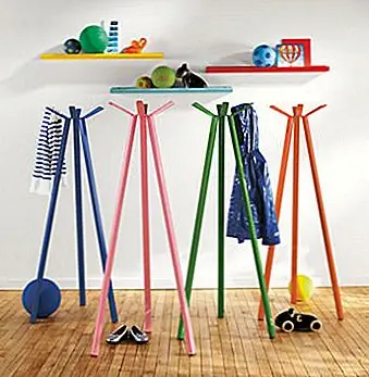 Шесть рукавых цветных коацет из комнаты и доски