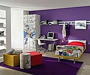 Как украсить спальню фиолетовыми стенами