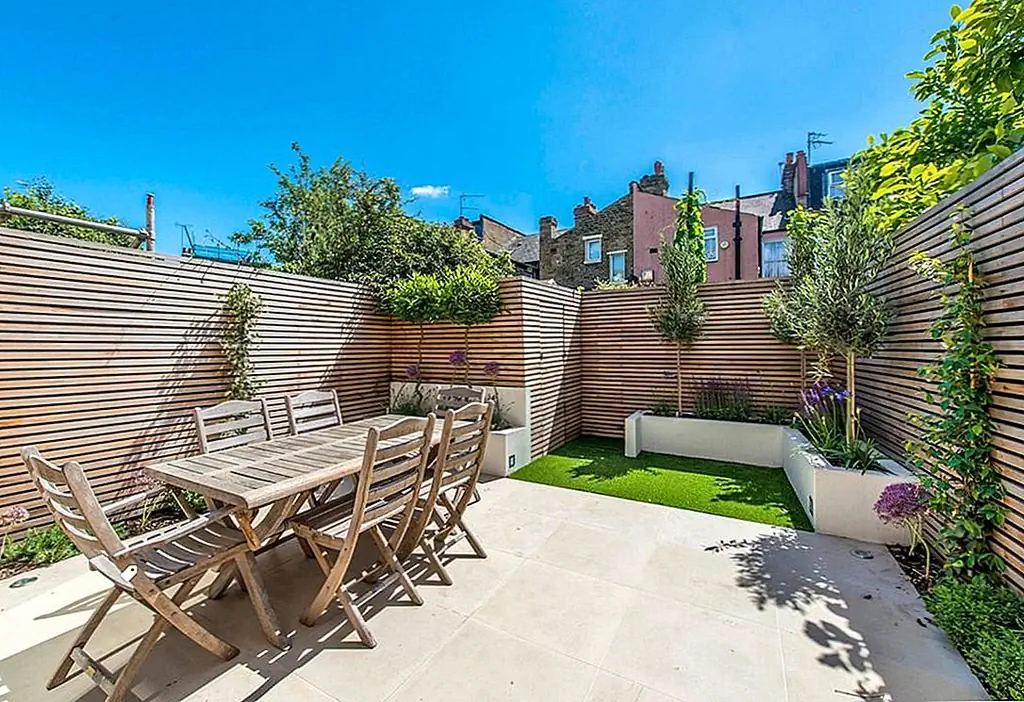 Создайте стильную наружную «столовую». Изображение: Cato Creative