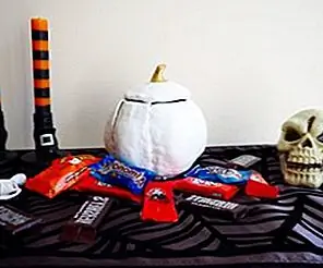 DIY Clay Pumpkin Candy Bowl для Хэллоуина