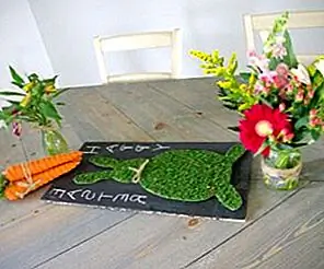 В последний милый DIY Moss Easter Bunny